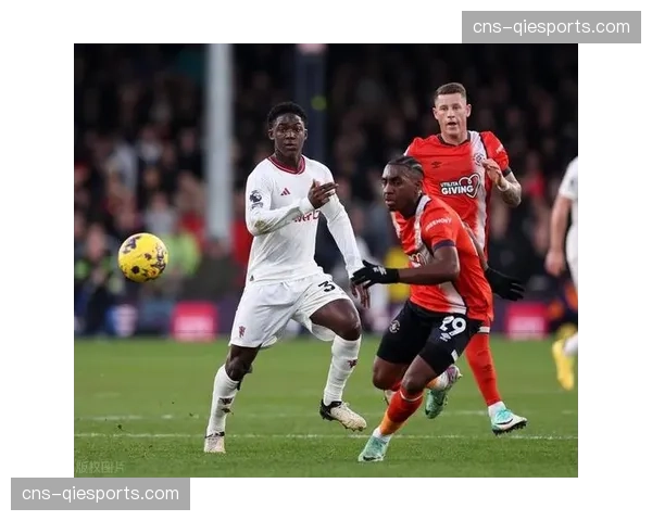 VAR争议再起：英超裁判标准是否亟待统一？诺丁汉森林vs利物浦判罚分析