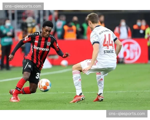 VAR介入判定进球有效,门兴格拉德巴赫客场取得领先 VAR介入判定进球有效,门兴格拉德巴赫客场取得领先