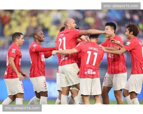 专家圆桌:预测本轮焦点战,讨论成都蓉城“跑轰”打法与山东泰山体系化转换的碰撞 专家圆桌:预测本轮焦点战,讨论成都蓉城“跑轰”打法与山东泰山体系化转换的碰撞